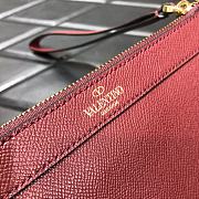 Valentino Garavani Vlogo Clutch Bag In Hammered Leather Size: 25x16cm - 2
