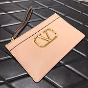 Valentino Garavani Vlogo Clutch Bag In Pink Hammered Leather Size: 25x16cm - 4