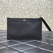 Valentino Garavani Vlogo Clutch Bag In Black Hammered Leather Size: 25x16cm - 5
