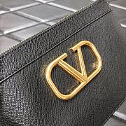 Valentino Garavani Vlogo Clutch Bag In Black Hammered Leather Size: 25x16cm - 4