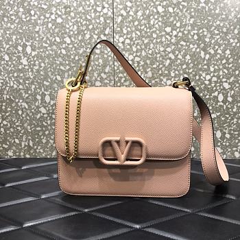 Valentino Garavani Small VSling Shoulder Bag In Pink UW2B0 Size: 22x11x17cm