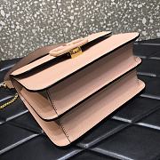 Valentino Garavani Small VSling Shoulder Bag In Pink UW2B0 Size: 22x11x17cm - 5
