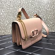 Valentino Garavani Small VSling Shoulder Bag In Pink UW2B0 Size: 22x11x17cm - 3