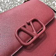 Valentino Garavani Small VSling Shoulder Bag In Wine UW2B0 Size: 22x11x17cm - 2