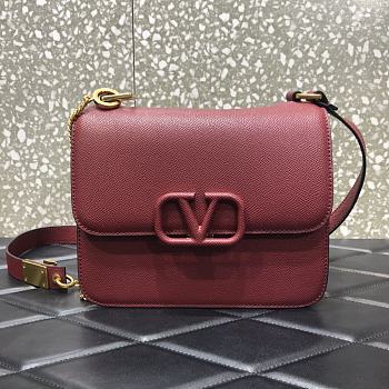Valentino Garavani Small VSling Shoulder Bag In Wine UW2B0 Size: 22x11x17cm