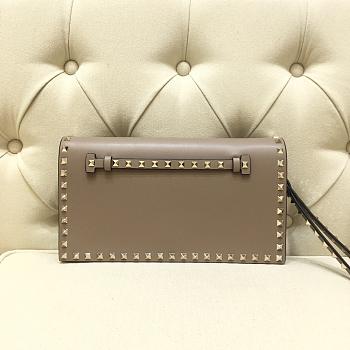 Valentino Garavani Rockstub Clutch In Grey WP026 28cm