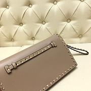 Valentino Garavani Rockstub Clutch In Grey WP026 28cm - 5