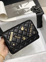 Chanel 21 WOC Letter Hardware Size 19.5cm - 4
