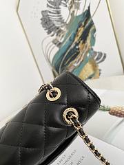 Chanel 21 Iconic Classic Flap Bag Size 23x14x7cm  - 3
