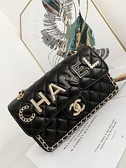 Chanel 21 Iconic Classic Flap Bag Size 23x14x7cm  - 2