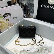 Chanel Retro Flap Button Bag 81016 Size 13.5x9x4cm - 4