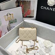 Chanel Retro Flap Button Bag In White 81016 Size 13.5x9x4cm - 4