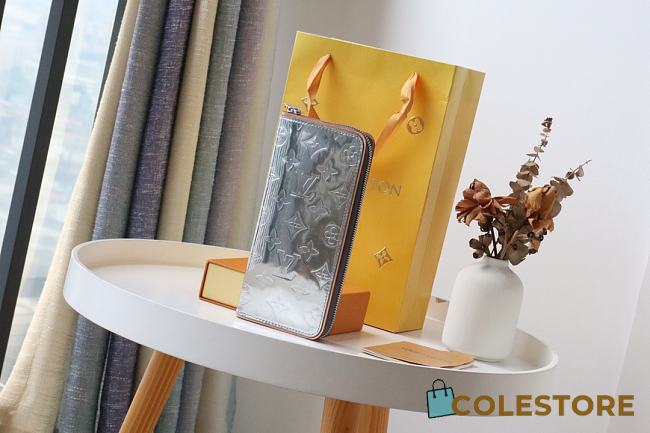 Louis Vuitton Zippy Wallet Vertical M80808 Size 10x20x2cm - 1