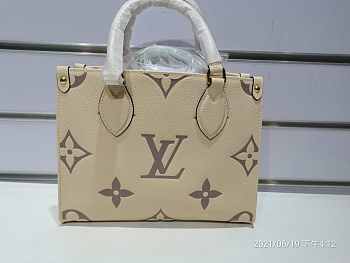 Louis Vuitton White Empreinte Onthego PM M45654 Size 28x11x19