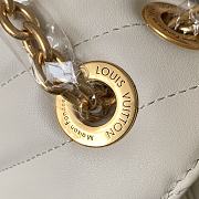 Louis Vuitton New Wave Chain Bag In White M58552 Size 24x14x9cm - 6