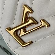 Louis Vuitton New Wave Chain Bag In White M58552 Size 24x14x9cm - 5