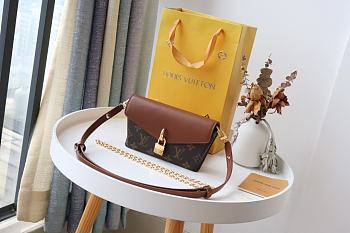 Louis Vuitton Padlock On Strap M80763 Size 19x11x3cm