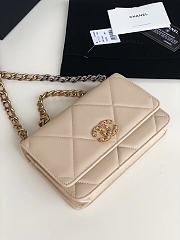 Chanel 19 Wallet On Chain With White Lambskin AP0957 Size 19cm - 4