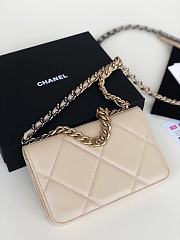 Chanel 19 Wallet On Chain With White Lambskin AP0957 Size 19cm - 3