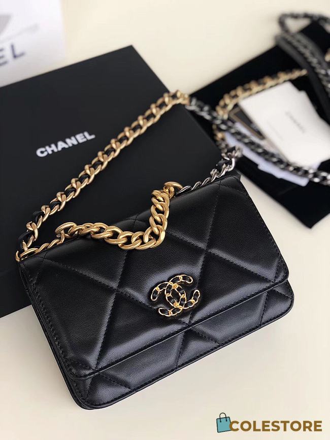 Chanel 19 Wallet On Chain With Black Lambskin AP0957 Size 19cm - 1