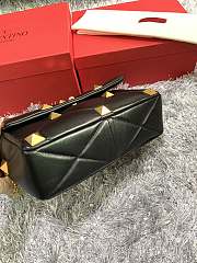 Valentino Garavani Roman Stud In Black Shoulder Bag WB0I6 Size 30x20x12cm - 2