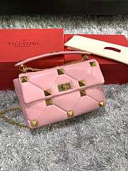 Valentino Garavani Roman Stud In Pink Shoulder Bag WB0I6 Size 30x20x12cm - 5