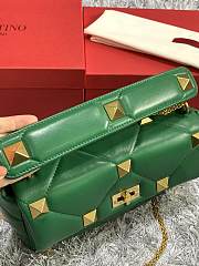 Valentino Garavani Roman Stud In Green Shoulder Bag WB0I6 Size 30x20x12cm - 6