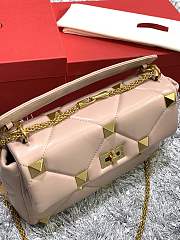 Valentino Garavani Roman Stud In Beige Shoulder Bag WB0I6 Size 30x20x12cm - 6