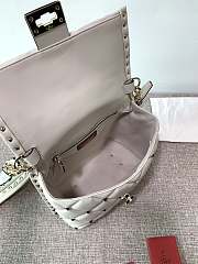 Valentino Garavani Candystud Bag In White Quilted Leather Bag SW2B0 Size 23x11x7cm - 3