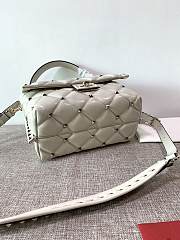 Valentino Garavani Candystud Bag In White Quilted Leather Bag SW2B0 Size 23x11x7cm - 5