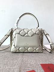 Valentino Garavani Candystud Bag In White Quilted Leather Bag SW2B0 Size 23x11x7cm - 4