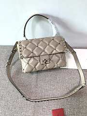 Valentino Garavani Candystud Bag In Beige Quilted Leather Bag SW2B0 Size 23x11x7cm - 2