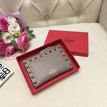 Valentino Garavani Compact Rockstud Wallet WP0P3 Size 13cm