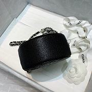 Chanel Camellia Round Clutch With Chain Size 12cm - 5