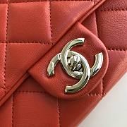 Chanel Elegant Resin Double Chain Flap Bag In Red Size 16x24x6cm - 2