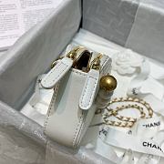 Chanel Double Zip Clutch Pearl Chain In White Size 19cm - 6