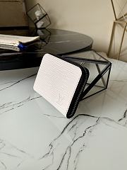 Louis Vuitton Zippy Coin Purse White Epi Leather M60067 Size 11x8.5x2cm - 3
