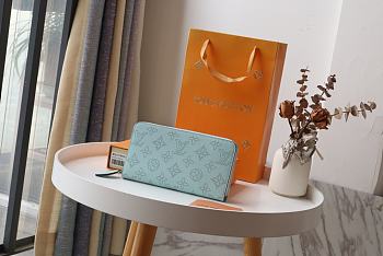Louis Vuitton Zippy Wallet In Light Blue Mahina Leather M42616 Size 19x10cm
