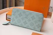 Louis Vuitton Zippy Wallet In Light Blue Mahina Leather M42616 Size 19x10cm - 5
