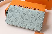 Louis Vuitton Zippy Wallet In Light Blue Mahina Leather M42616 Size 19x10cm - 6