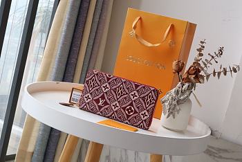 Louis Vuitton Zippy Wallet M69994 Size 19x10cm