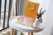 Louis Vuitton Escale Zippy Wallet Light Pink M80361 Size 19.5x10.5x2.5 cm - 1
