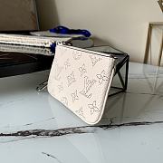 Louis Vuitton Key Pouch Mahina Leather In White M69508 Size 13.8X9X1.5cm - 6