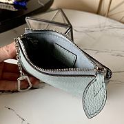 Louis Vuitton Key Pouch Mahina Leather In Blue M69508 Size 13.8X9X1.5cm - 4