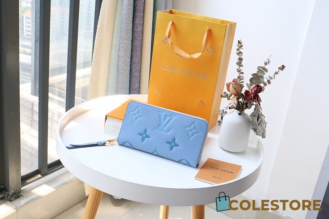 Louis VUitton Zipper Wallet  M80402 Size 19.5x10.5x 2.5cm - 1