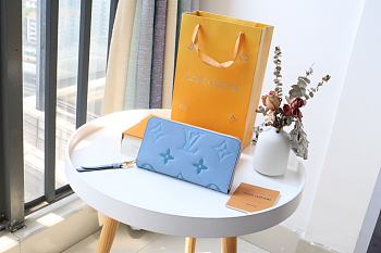 Louis VUitton Zipper Wallet  M80402 Size 19.5x10.5x 2.5cm