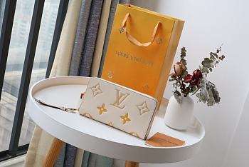 Louis Vuitton Zipper Wallet Saffron Yellow M80402 Size 19.5x10.5x 2.5cm