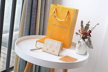Louis Vuitton Zippy Coin Purse Yellow Monogram Empreinte Leather M80408 Size 11x8.5x2cm
