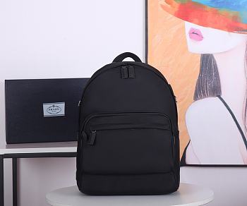 Prada Logo Plaque Backpack 2VZ069 Size 40x17x29cm