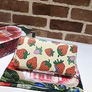 Gucci Zumi Grainy Leather Around Wallet Strawberry 570661 Size 19x103.5cm - 2